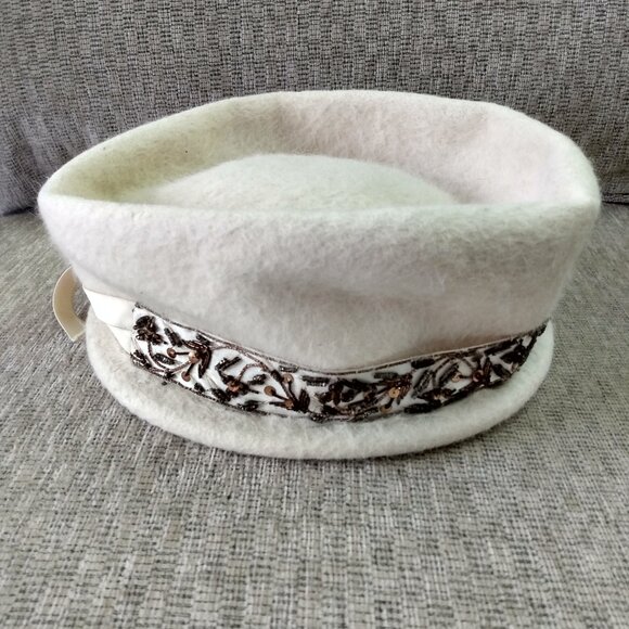 Vintage Winter White Wool Hat with Beaded Ribbon Band Made in Italy - Picture 5 of 9